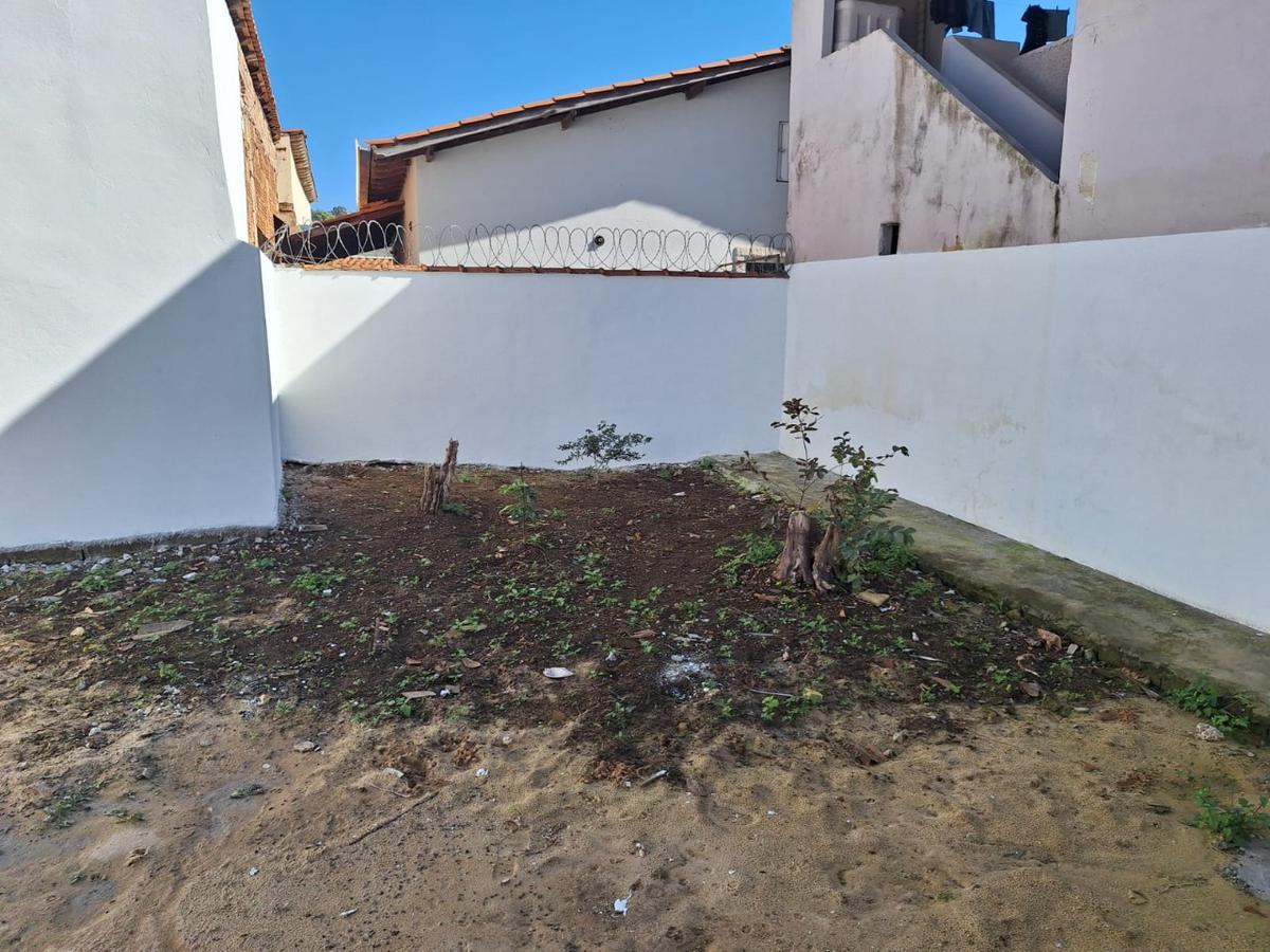Casa, Centro, 2 Quartos, 3 Vagas