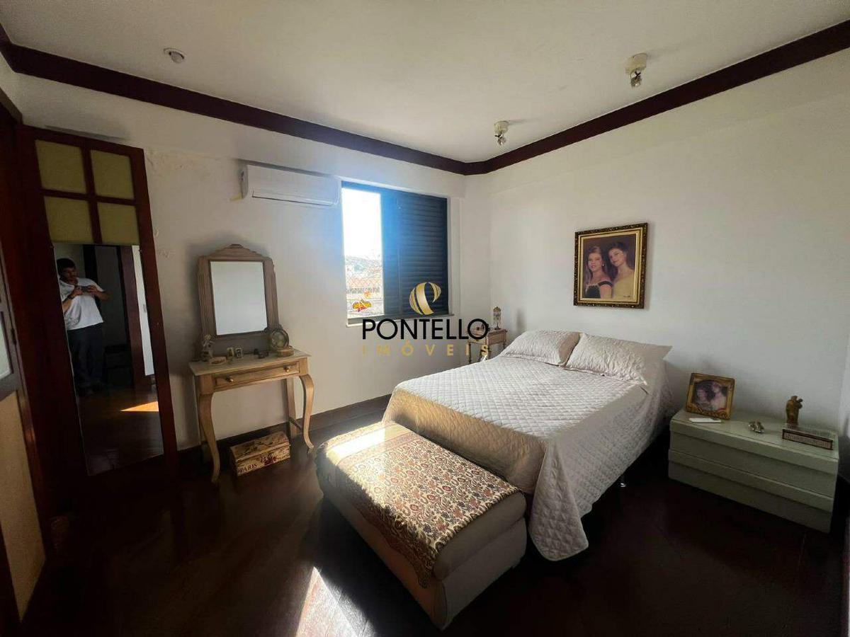 Cobertura, Centro, 4 Quartos, 2 Vagas, 2 Suítes