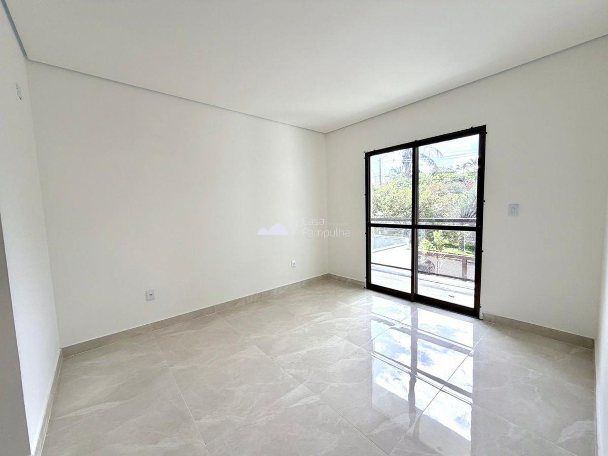 Casa, Trevo, 3 Quartos, 2 Vagas, 1 Suíte