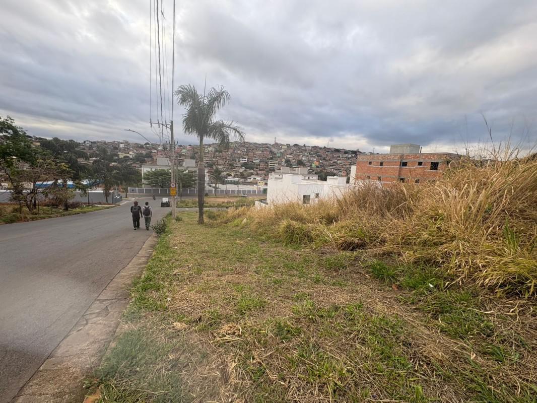 Lote, Novo Barreirinho, 0 Quarto, 0 Vaga