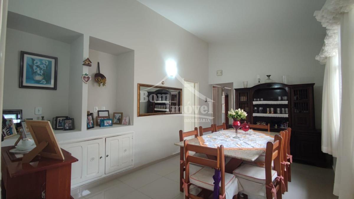 Casa, Centro, 3 Quartos, 0 Vaga