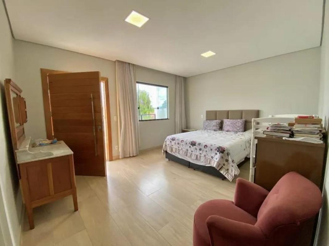 Casa, Planalto, 3 Quartos, 4 Vagas, 3 Suítes