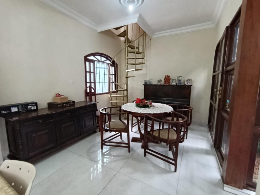 Casa, Castelo, 4 Quartos, 4 Vagas, 2 Suítes