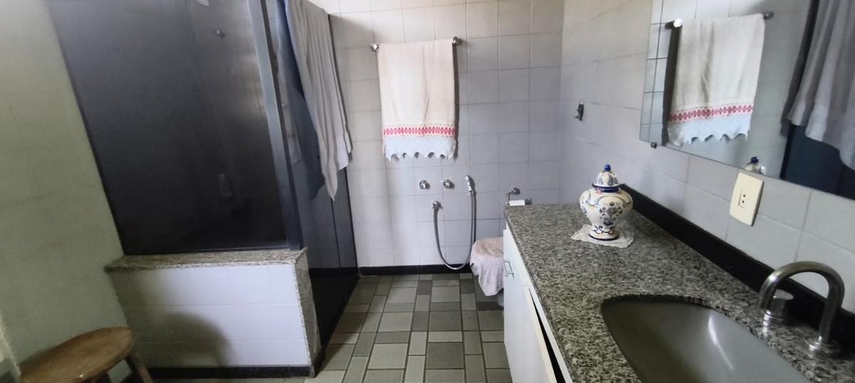 Casa, Santa Lúcia, 6 Quartos, 3 Vagas, 1 Suíte