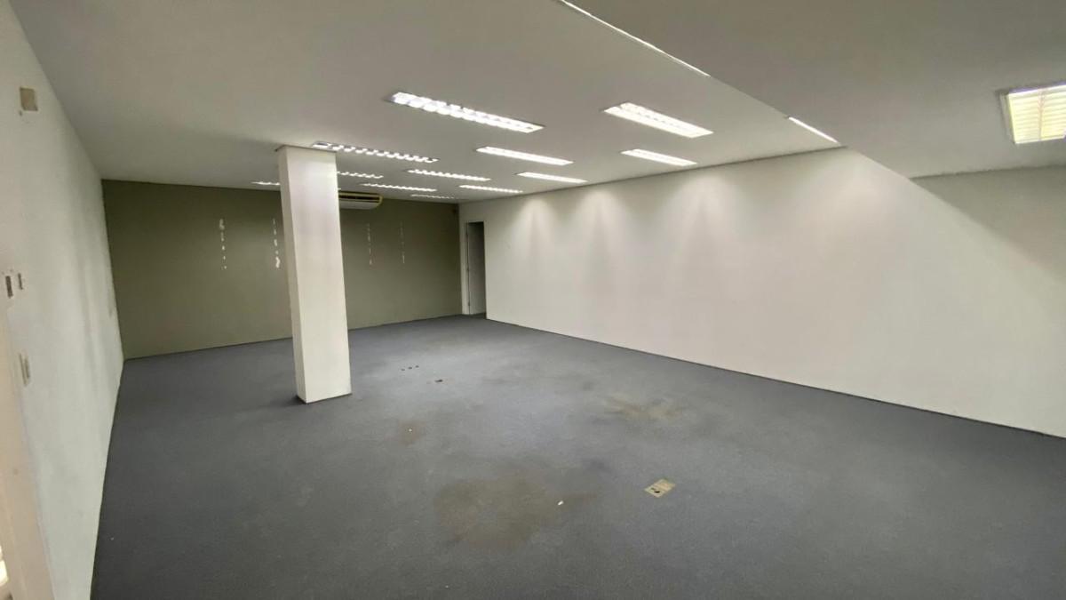 Galpão, Barreiro, 0 Quarto, 0 Vaga
