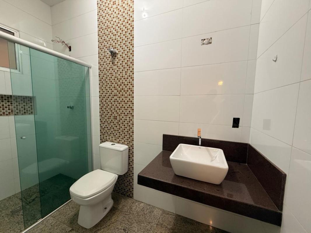 Casa, Sagrada Família, 3 Quartos, 3 Vagas, 2 Suítes