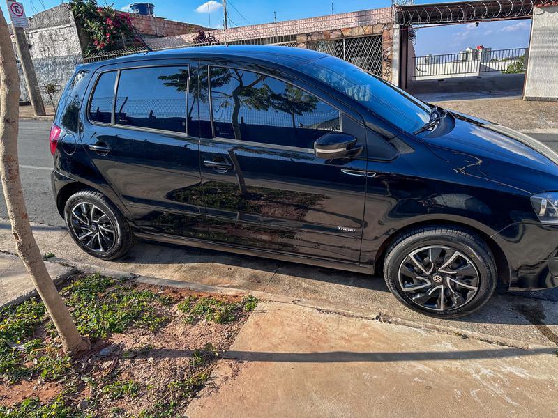 Volkswagen Fox 1.0 MI Total Flex 8v 5p