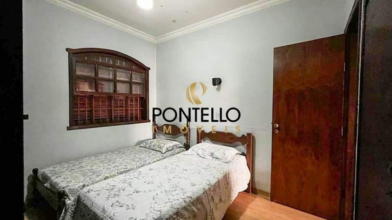 Casa, Cidade Nova, 7 Quartos, 2 Vagas, 1 Suíte