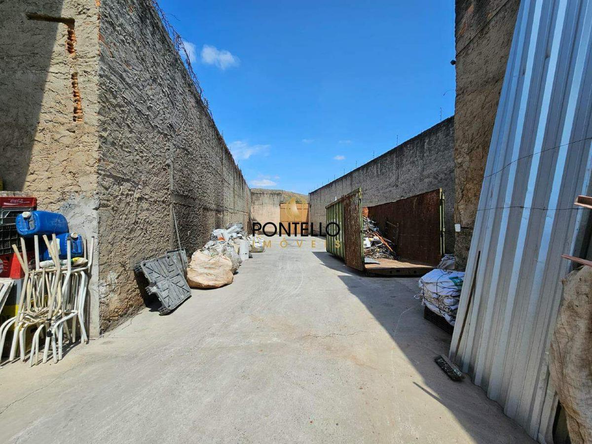 Galpão, São Francisco de Assis, 0 Quarto, 30 Vagas