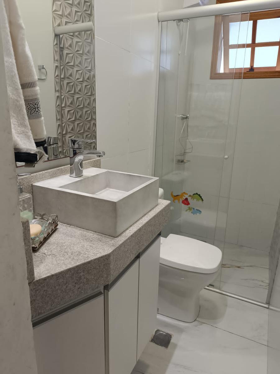 Casa, Jardim América, 3 Quartos, 4 Vagas, 2 Suítes