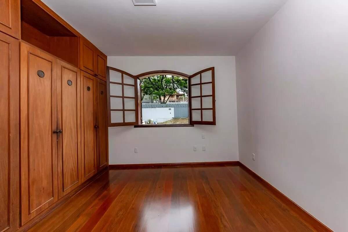 Casa, Palmeiras, 4 Quartos, 8 Vagas, 1 Suíte