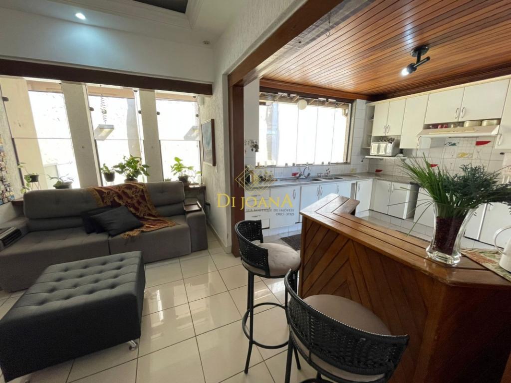 Casa, Centro, 3 Quartos, 2 Vagas, 1 Suíte