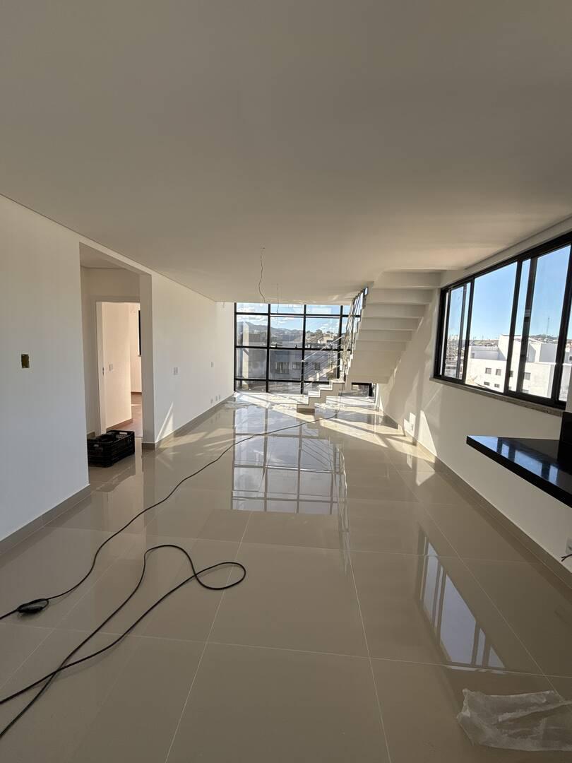 Cobertura, Cidade Nobre, 3 Quartos, 2 Vagas, 1 Suíte