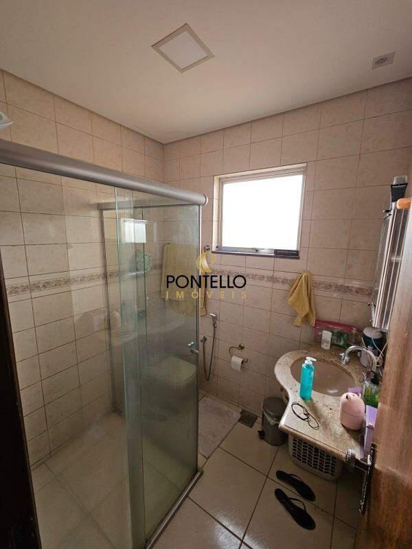 Casa, Céu Azul, 4 Quartos, 8 Vagas, 1 Suíte