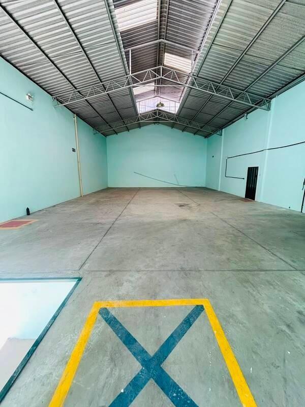 Galpão, São Francisco, 0 Quarto, 1 Vaga