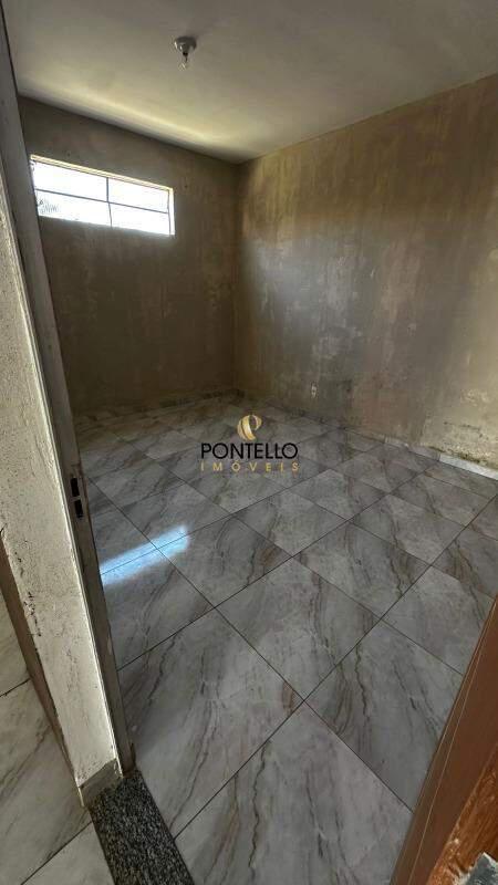 Casa, CDI, 2 Quartos, 2 Vagas