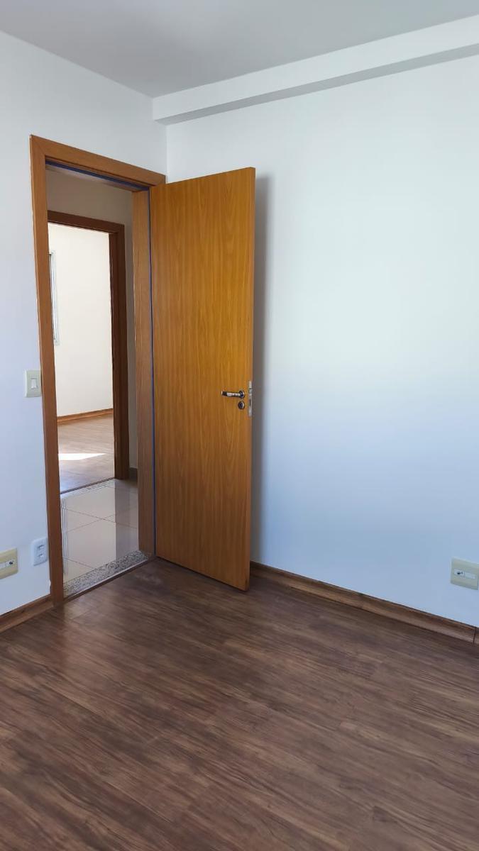Apartamento, Sagrada Família, 3 Quartos, 2 Vagas, 1 Suíte