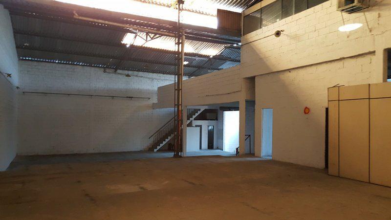 Galpão, São Francisco, 0 Quarto, 0 Vaga