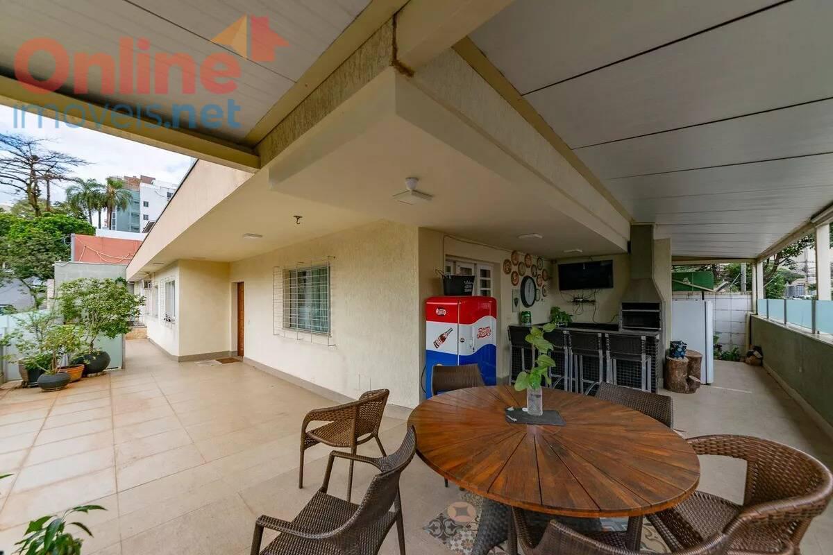 Casa, Gutierrez, 4 Quartos, 0 Vaga, 3 Suítes