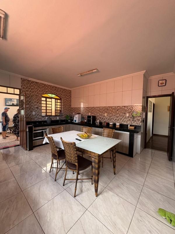 Casa, Tirol, 3 Quartos, 3 Vagas, 1 Suíte