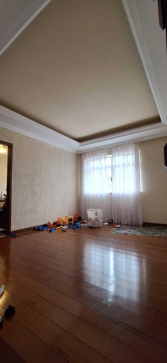 Apartamento, Sagrada Família, 3 Quartos, 1 Vaga, 1 Suíte