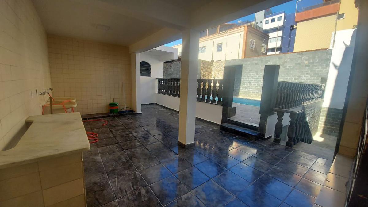 Casa, Santa Cruz, 4 Quartos, 4 Vagas, 2 Suítes