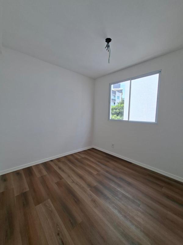 Apartamento, Santa Cruz (barreiro), 3 Quartos, 1 Vaga, 1 Suíte