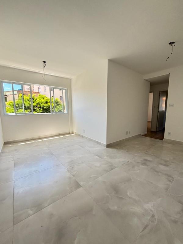 Apartamento, Sagrada Família, 3 Quartos, 2 Vagas, 1 Suíte