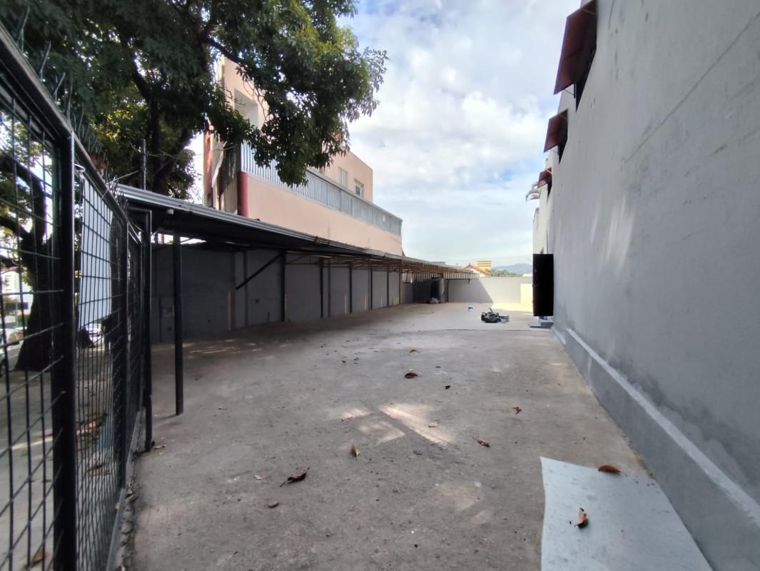 Galpão, Padre Eustáquio, 0 Quarto, 10 Vagas