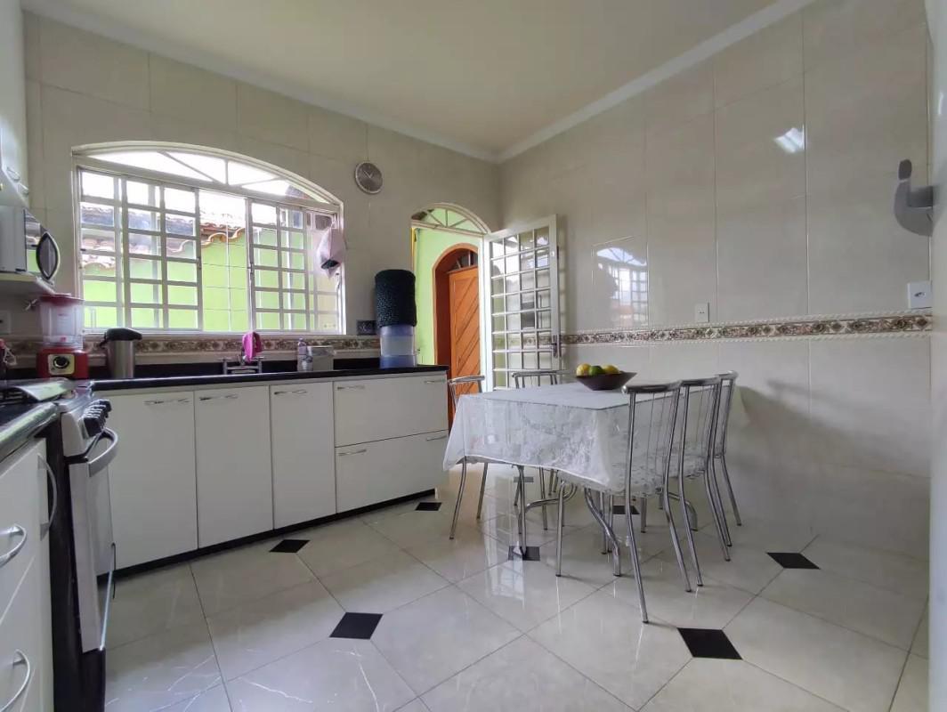 Casa, Tirol, 4 Quartos, 4 Vagas, 1 Suíte