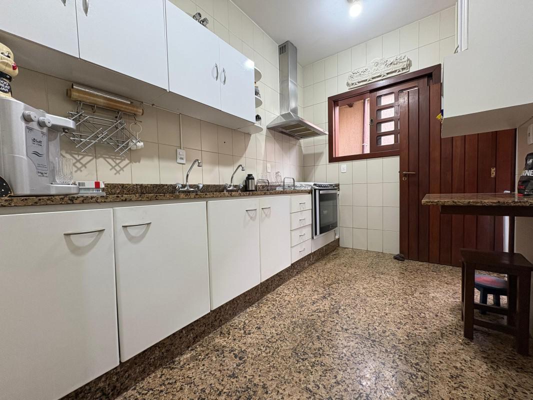 Casa, Paquetá, 4 Quartos, 2 Vagas, 1 Suíte