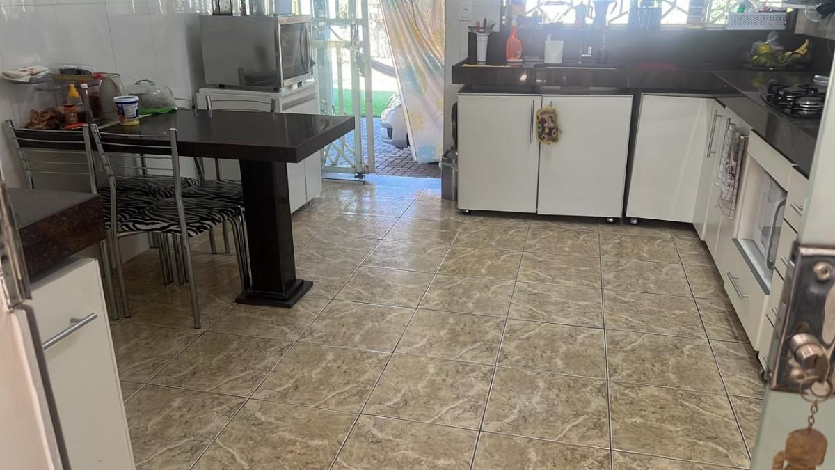 Casa, Centro, 3 Quartos, 1 Vaga, 1 Suíte