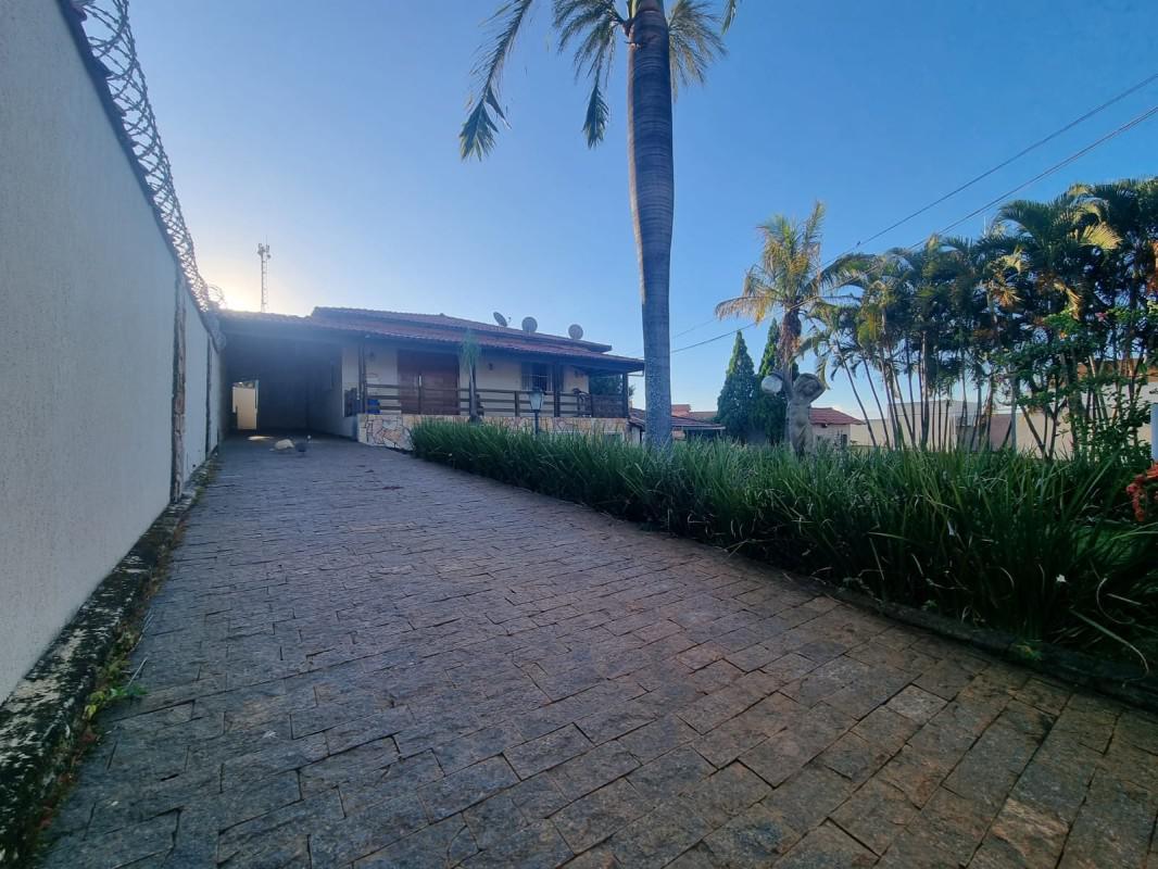 Casa, Centro, 4 Quartos, 6 Vagas, 1 Suíte