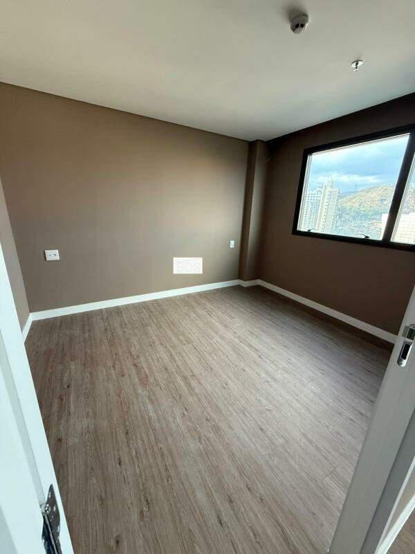 Apartamento, Estoril, 2 Quartos, 0 Vaga, 2 Suítes