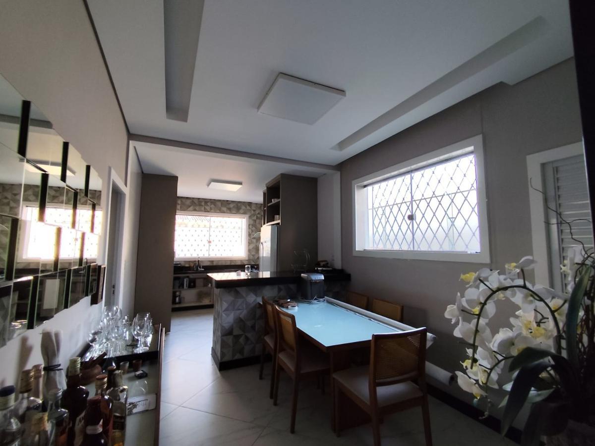 Casa Comercial, Carlos Prates, 3 Quartos, 4 Vagas