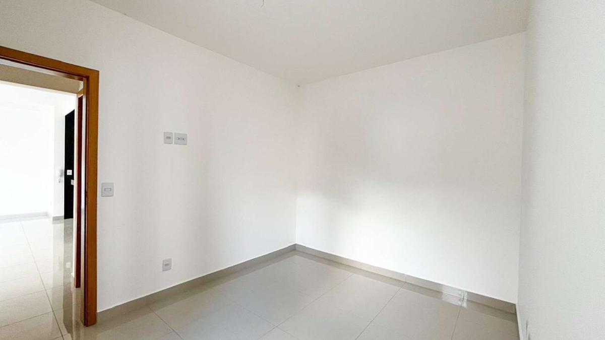 Apartamento, Vila Paris, 2 Quartos, 2 Vagas, 2 Suítes