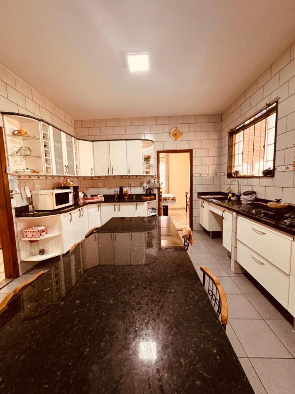 Casa, Jardim Riacho das Pedras, 3 Quartos, 4 Vagas, 1 Suíte