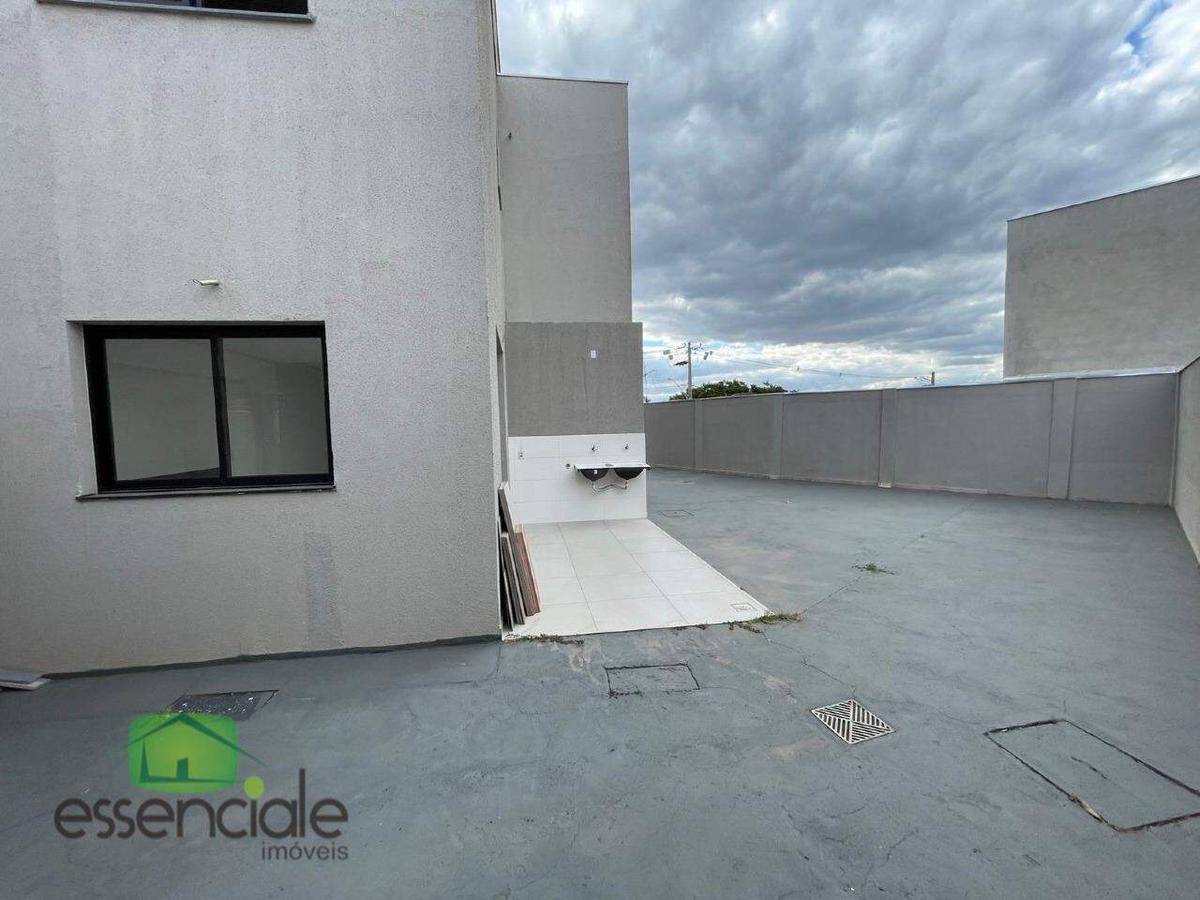 Casa, Centro, 3 Quartos, 2 Vagas, 1 Suíte