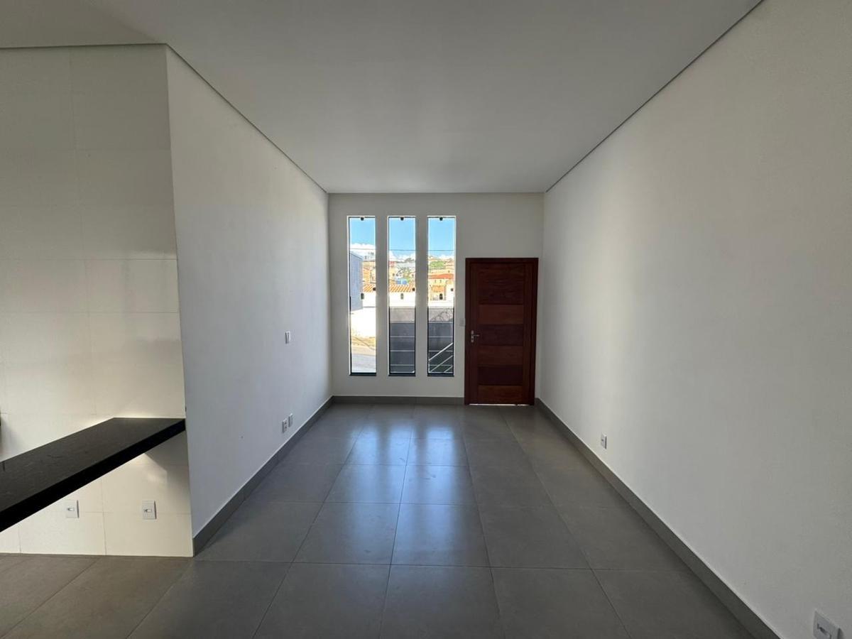 Casa, Serra Dourada, 3 Quartos, 2 Vagas, 1 Suíte