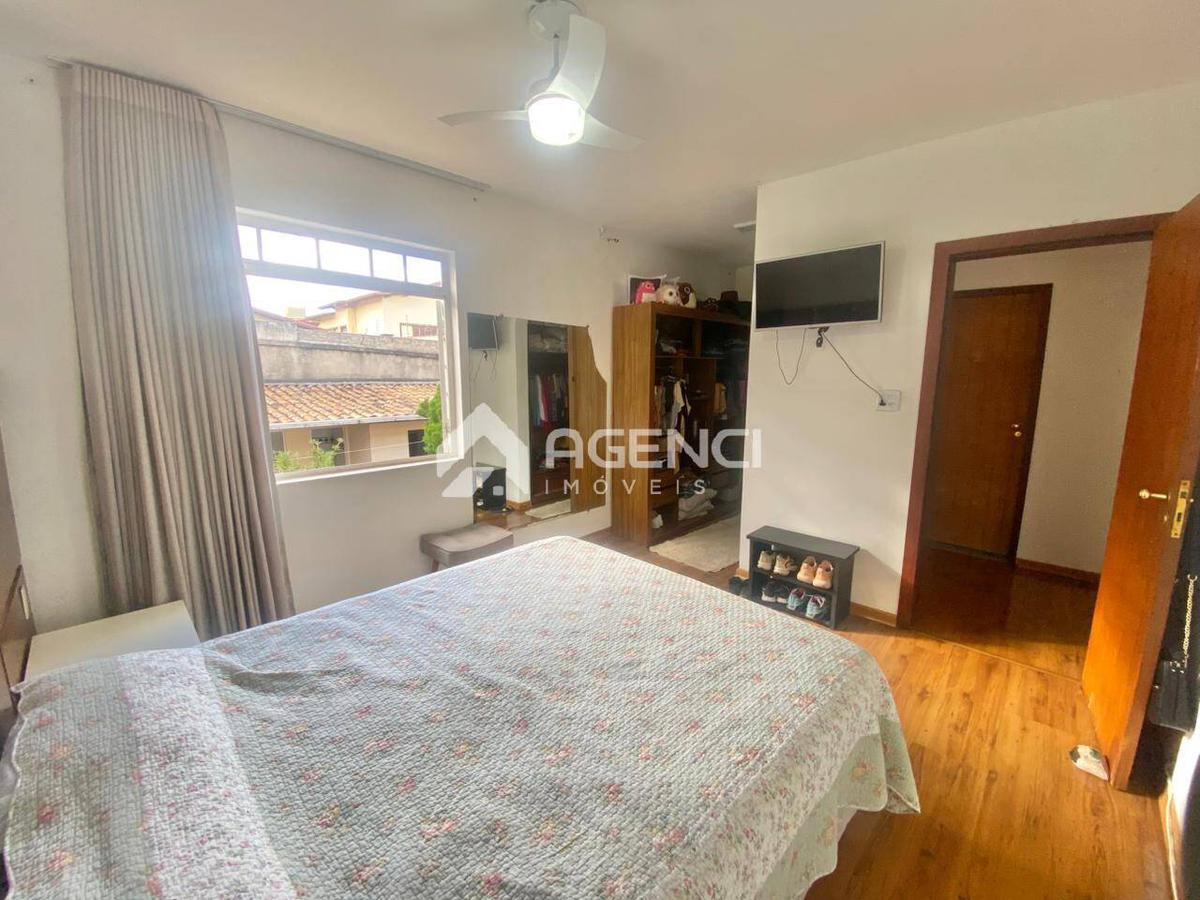 Casa, Serrano, 4 Quartos, 0 Vaga, 1 Suíte