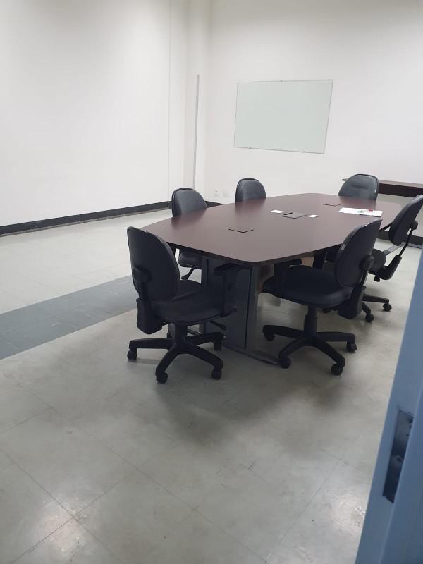Prédio, Estoril, 0 Quarto, 17 Vagas