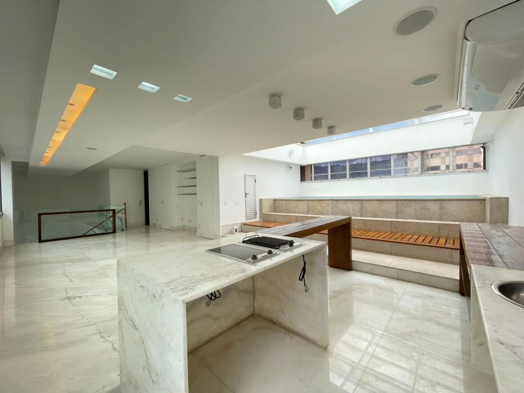 Cobertura, Savassi, 4 Quartos, 3 Vagas, 3 Suítes