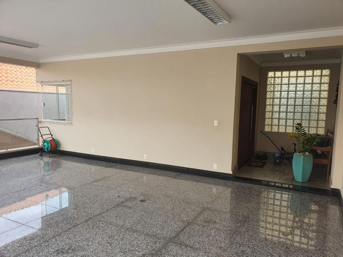 Casa, Parque São José, 3 Quartos, 30 Vagas, 1 Suíte