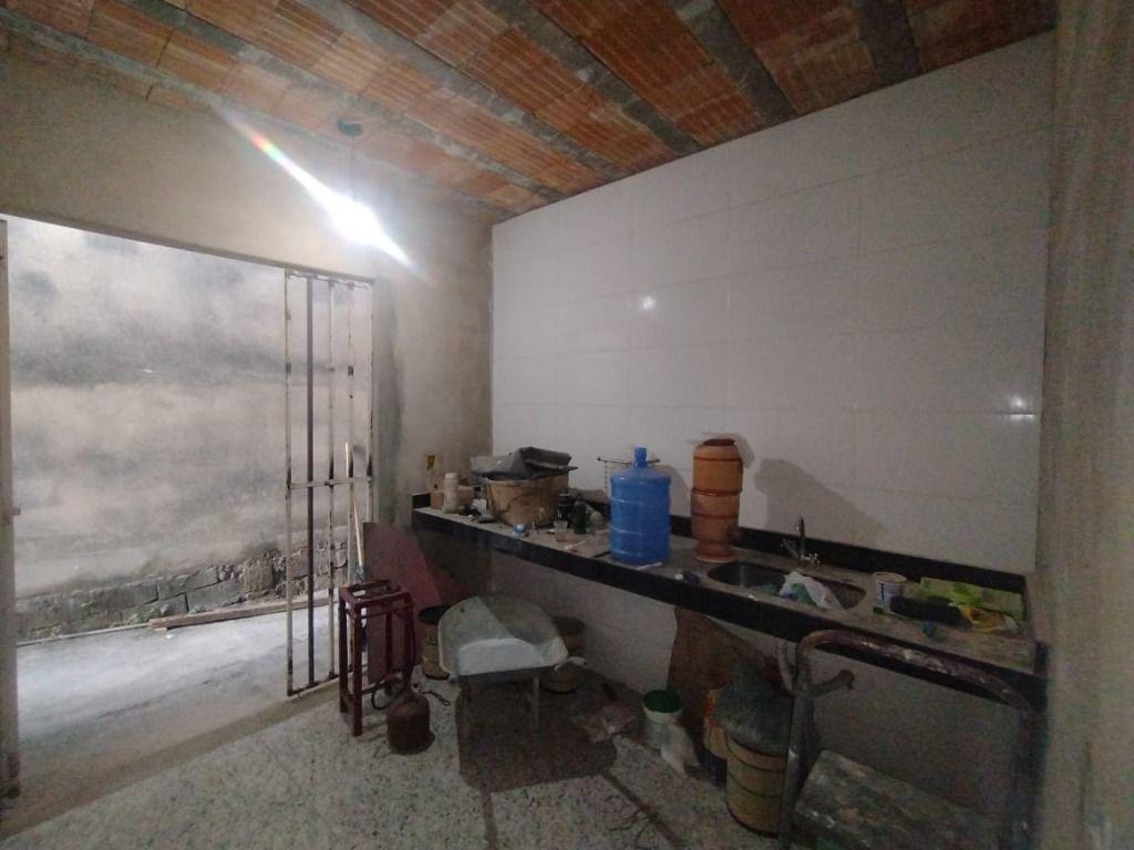 Casa, Jardim Vitória, 2 Quartos, 0 Vaga