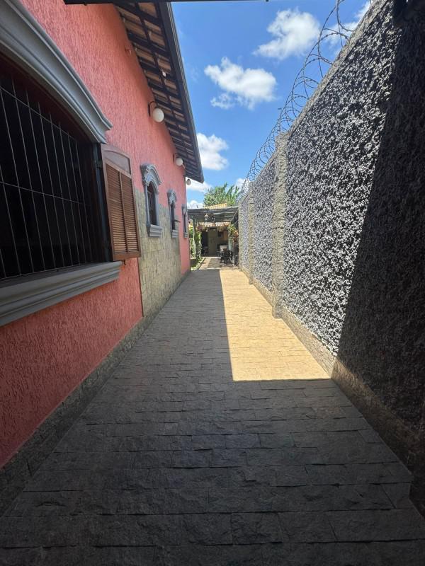 Casa, Trevo, 4 Quartos, 10 Vagas, 1 Suíte