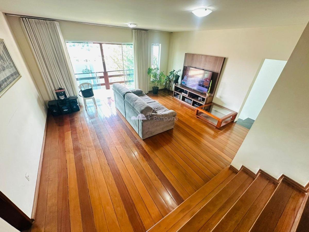 Casa, Santa Mônica, 2 Quartos, 4 Vagas, 1 Suíte