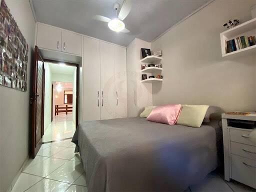 Casa, Industrial, 3 Quartos, 2 Vagas, 1 Suíte