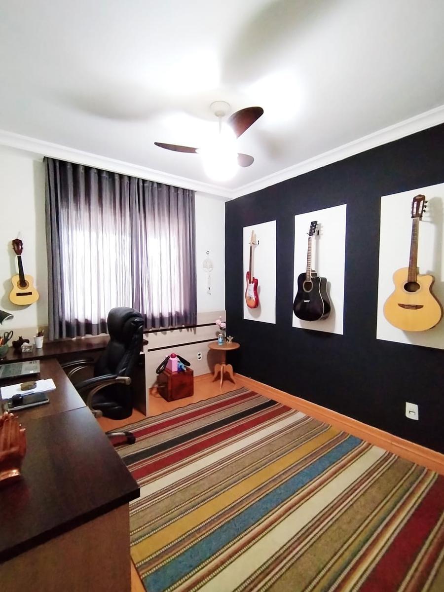 Casa, Cabral, 3 Quartos, 2 Vagas, 1 Suíte