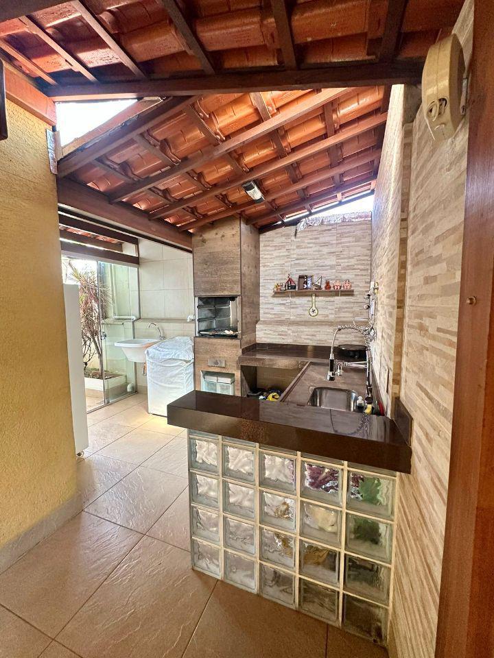 Apartamento, Sagrada Família, 3 Quartos, 2 Vagas, 1 Suíte