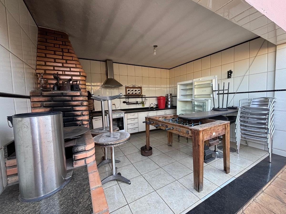 Casa, Caiçaras, 5 Quartos, 4 Vagas, 1 Suíte
